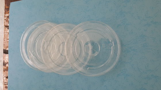 China Flat Round Transprent Cold Drinking Paper Cups Lids with Center Hole 80mm / 90mm supplier