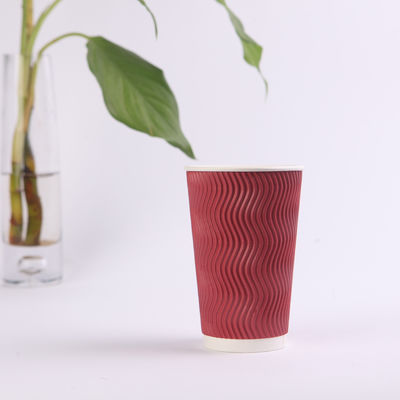 China 20oz 600ml Eco-friendly Customized Ripple Paper Cups , Recycled Disposable Drinking Cups supplier